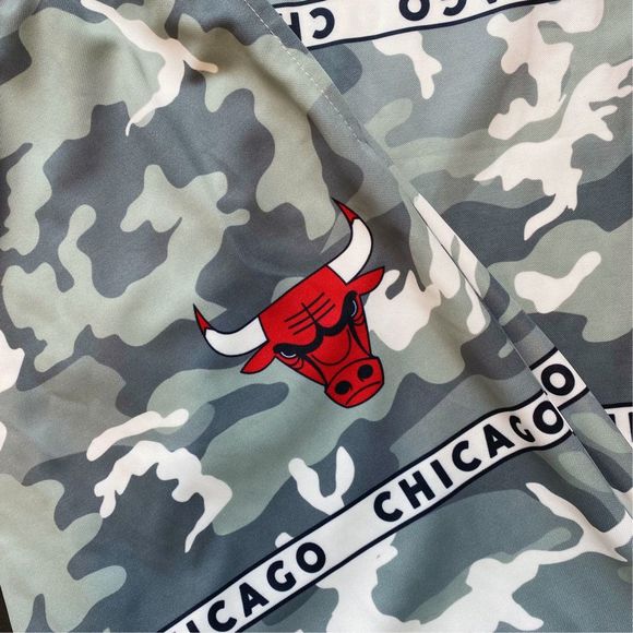 NBA Chicago Bulls Camo Joggers - Size XL - Picture 2 of 6